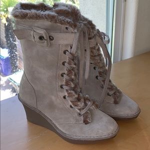 Women’s Beige Fur Boots